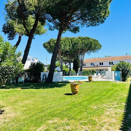 Artemia Aigues-Mortes - Hotel Avec Piscine Экстерьер фото