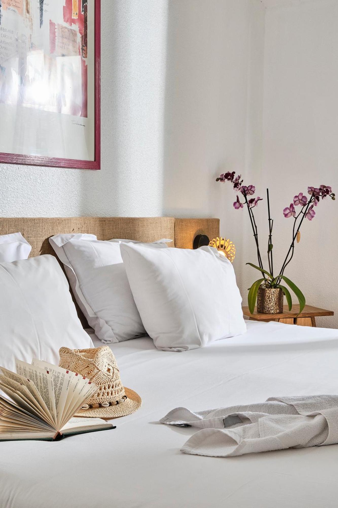 Artemia Aigues-Mortes - Hotel Avec Piscine Экстерьер фото