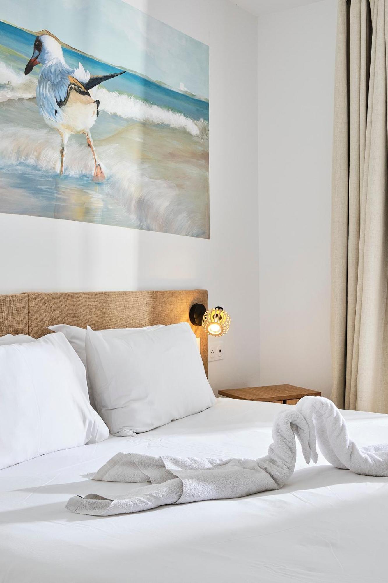 Artemia Aigues-Mortes - Hotel Avec Piscine Экстерьер фото