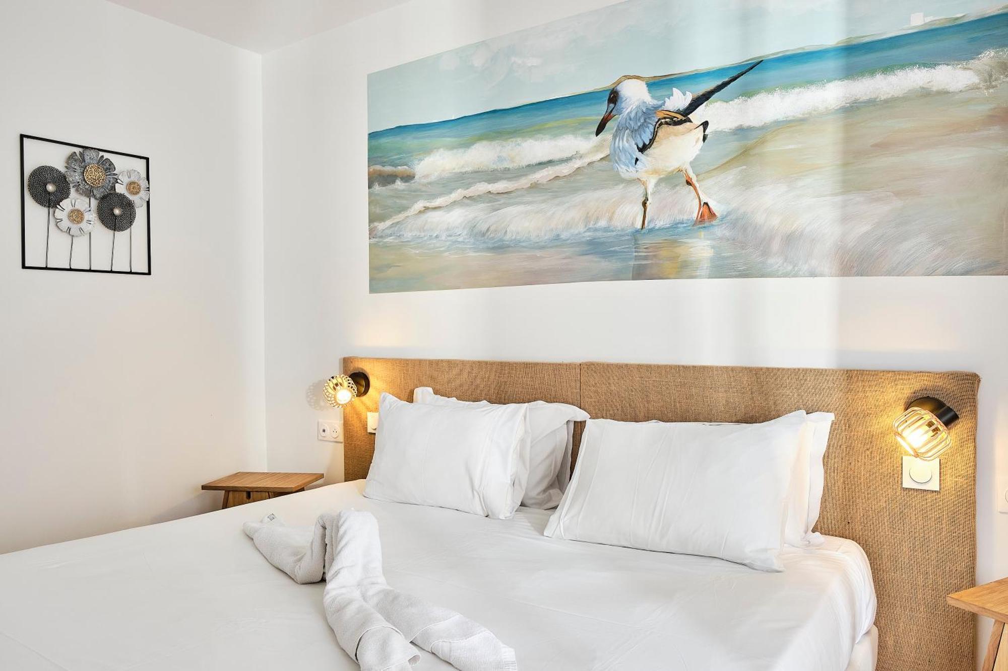 Artemia Aigues-Mortes - Hotel Avec Piscine Экстерьер фото