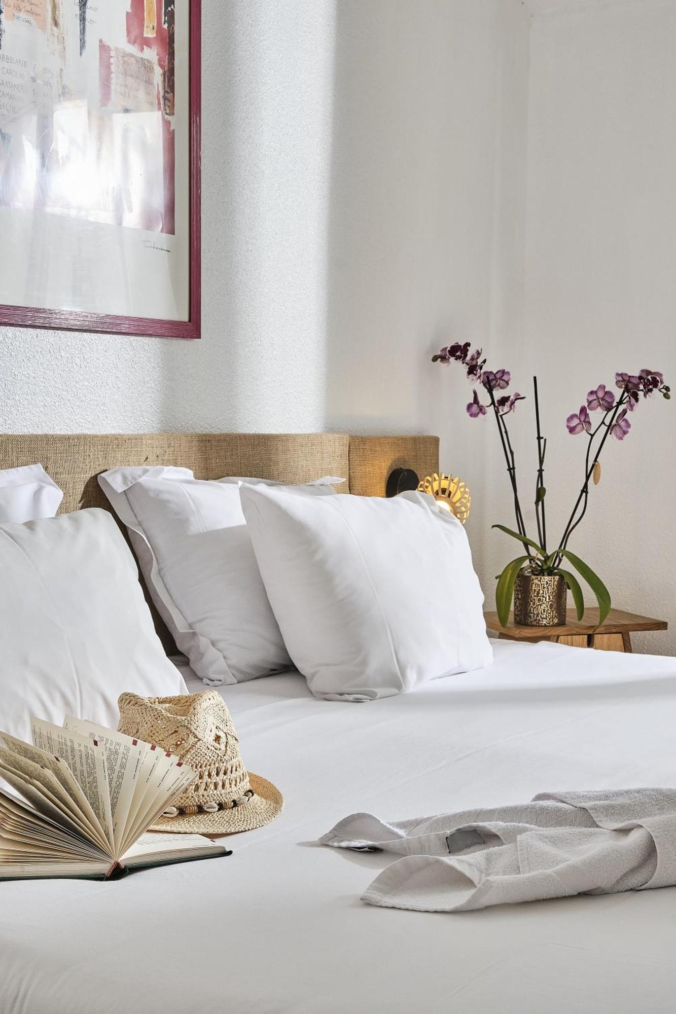Artemia Aigues-Mortes - Hotel Avec Piscine Экстерьер фото