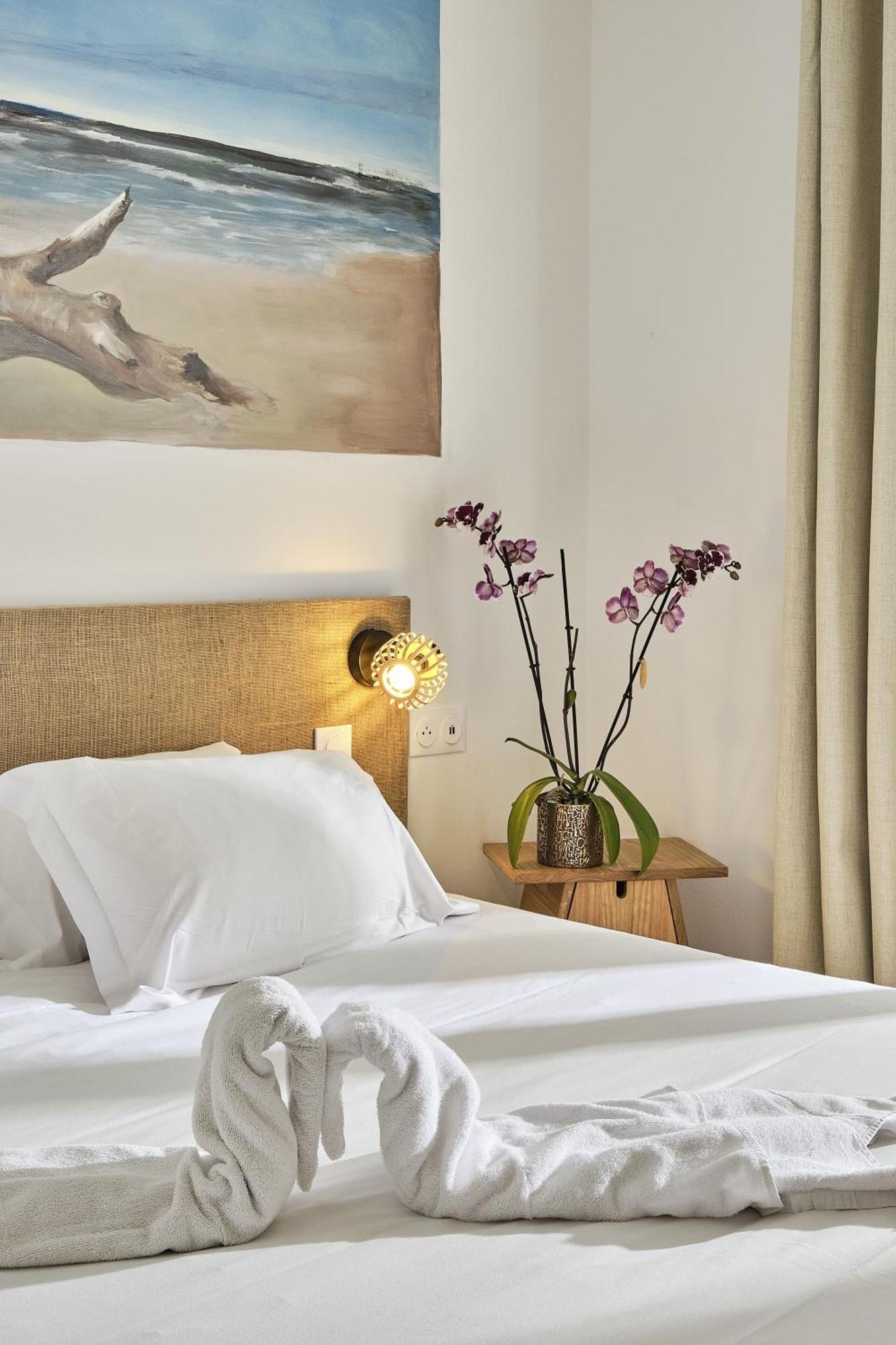 Artemia Aigues-Mortes - Hotel Avec Piscine Экстерьер фото