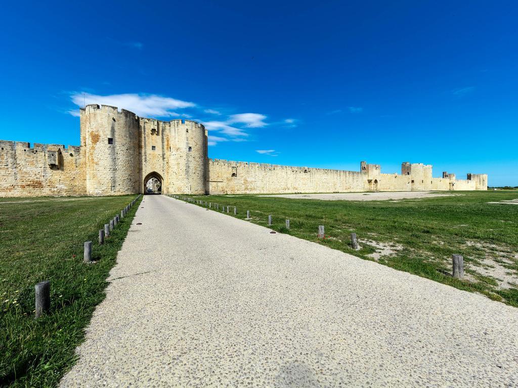 Artemia Aigues-Mortes - Hotel Avec Piscine Экстерьер фото